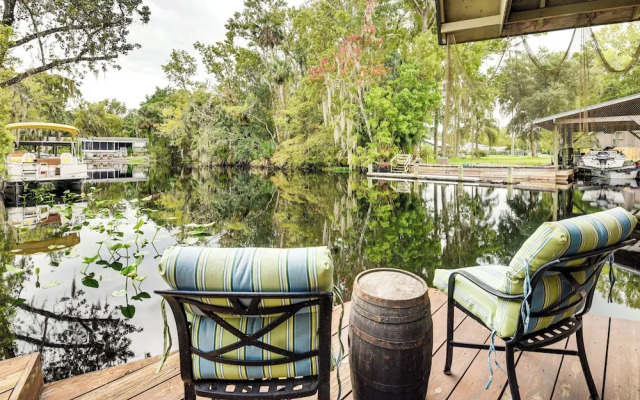 Sandy Shore & Multi-boat Dock! St Johns River Home