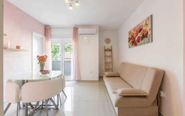 Stunning Home in Podstrana With Wifi and 1 Bedrooms