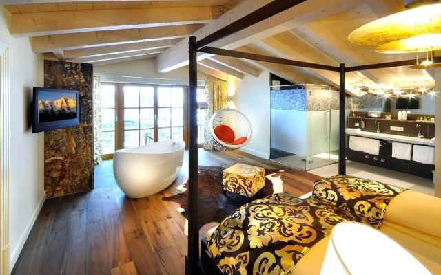 Hotel Alpine Palace