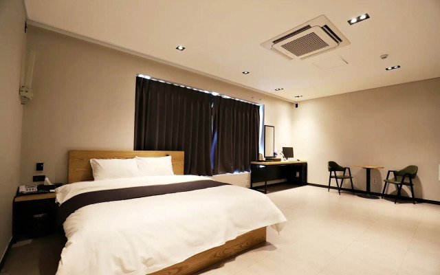 Dongducheon Hotel The Gray