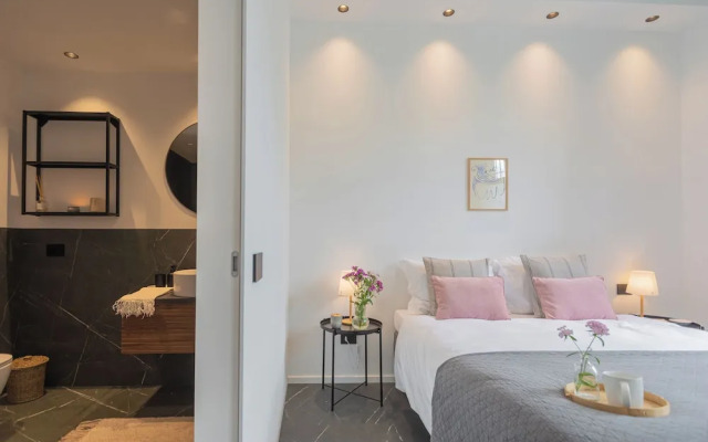 Piccola Como Lotus by Rent all Como