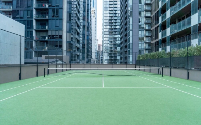 2 Bedroom Apartment with City Views