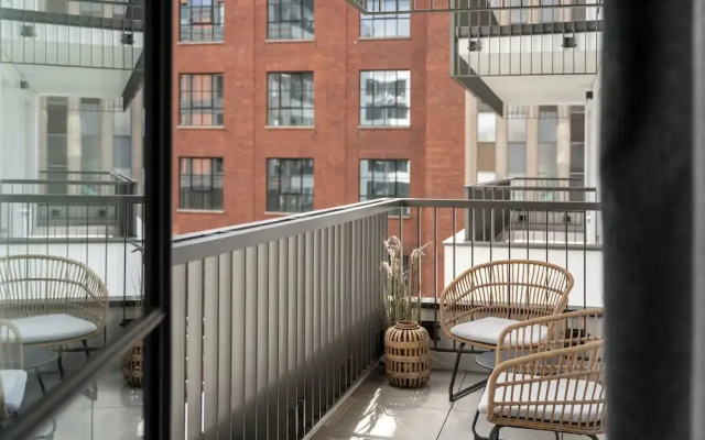 Lion Apartments -DOKI LifeStyle&FoodHall