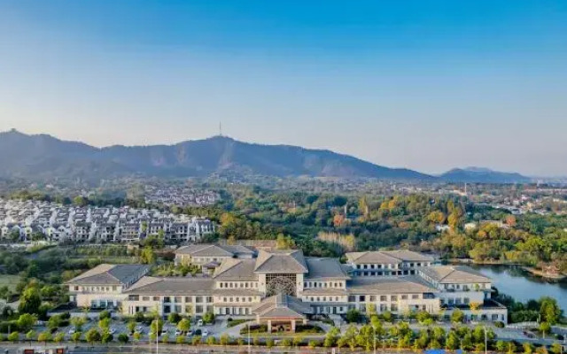 Jingting Lake Hotel