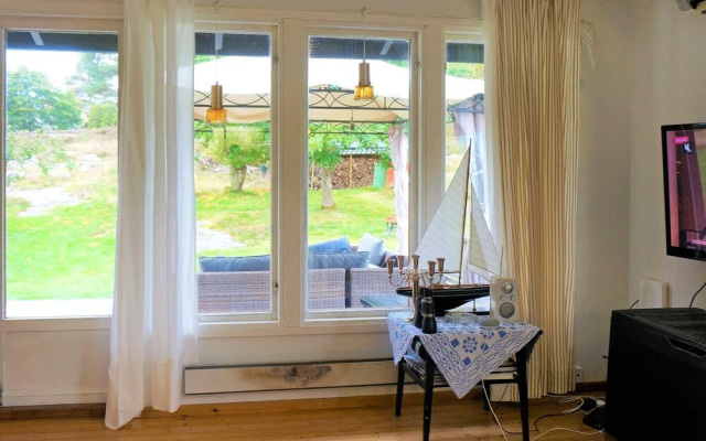 8 Person Holiday Home In Brastad