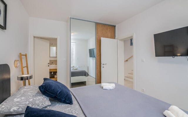 Awesome Home in Novigrad With Jacuzzi, Wifi and 3 Bedrooms