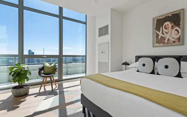 West Loop Group Retreat 2 Penthouses Balconies