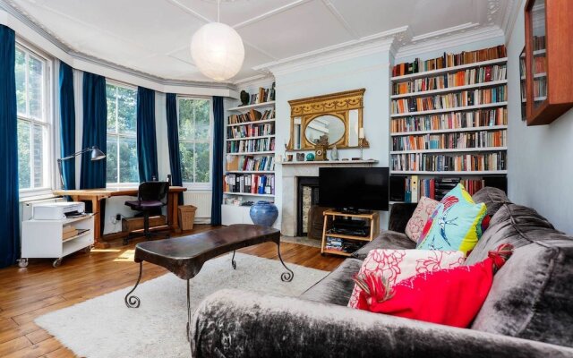 Veeve - Hampstread Heath