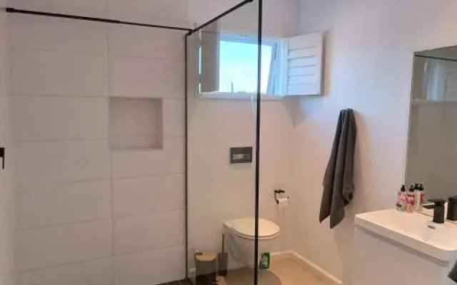 Paradise Corner Studio