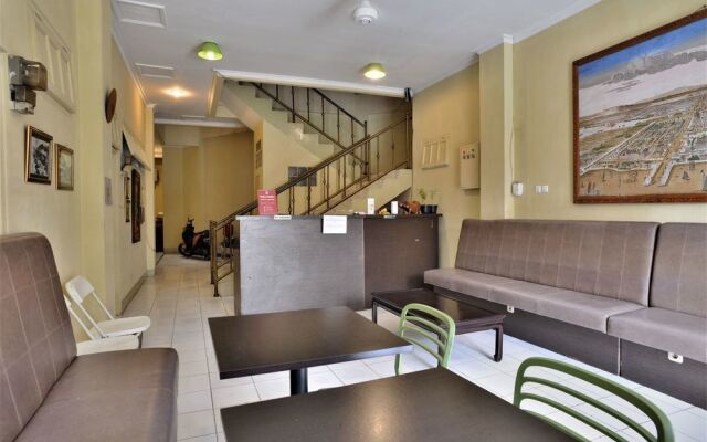 ZEN Rooms Basic Near Pasar Baru