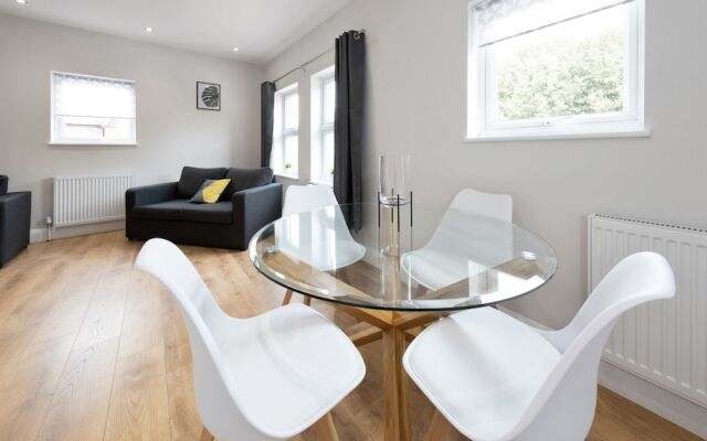 2 Bedroom Apartment near Town Center