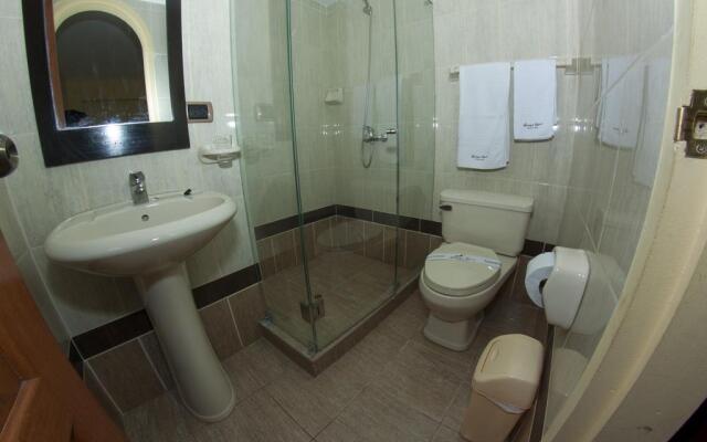 Qosqowasi Hotel