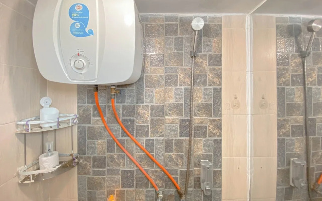 Good Choice And Homey 2Br At Bassura City Apartment