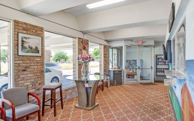 Oyo Hotel Mona Lake Muskegon