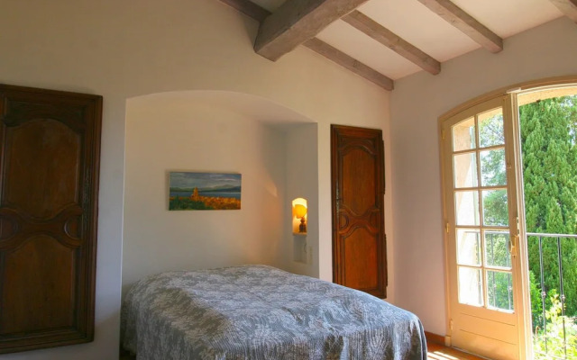 Alluring Villa in La Croix Valmer With Swimming Pool