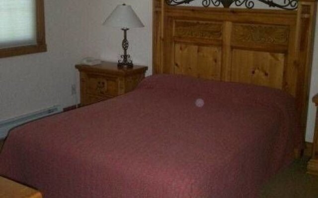 Kicking Horse Lodges