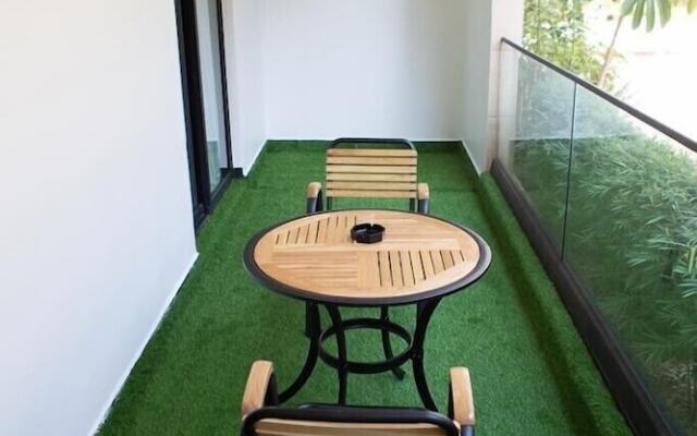 Ebs Legend Lennox Apartment