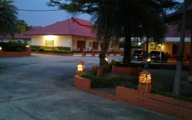 Ploy Resort - Nangrong