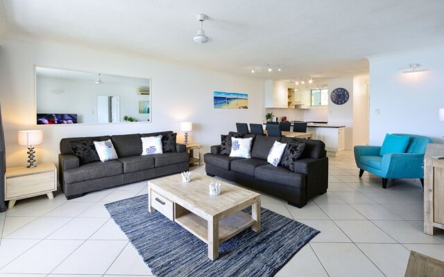 Beach Front Lagoon Lodge Apartments
