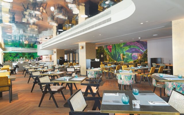 NYX Hotel Limassol by Leonardo Hotels