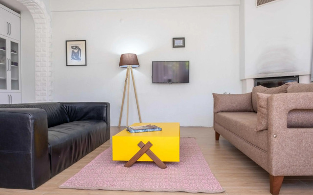 EV Apartments