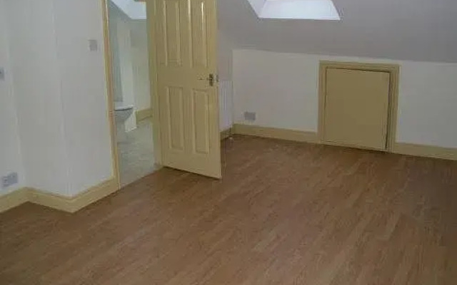 Lodge NW2