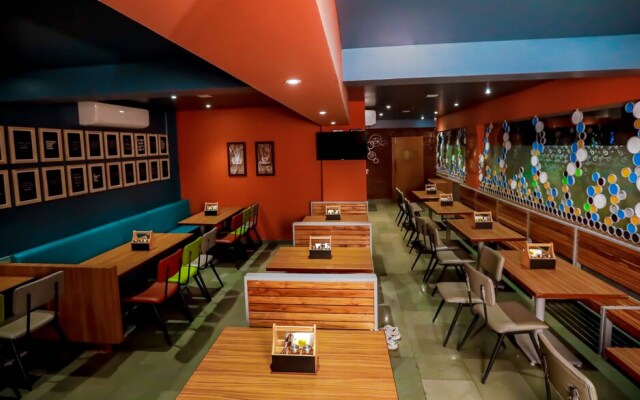 OYO 13857 Hotel Imperial