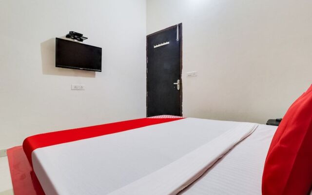 Oyo 49824 Dhingra Guest House