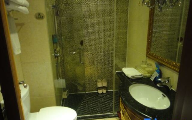 Yifeng Holiday Theme Hotel