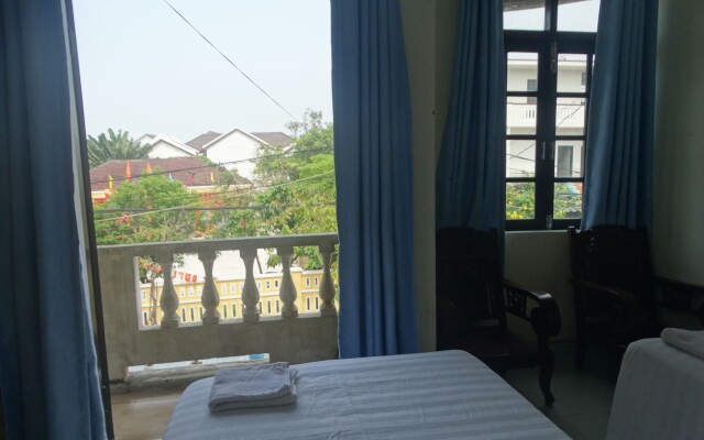 Yellow House Homestay