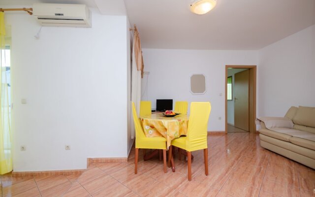 Apartments Snjezana