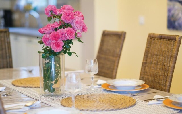 Amazing Home in Zagreb With 4 Bedrooms, Wifi and Jacuzzi
