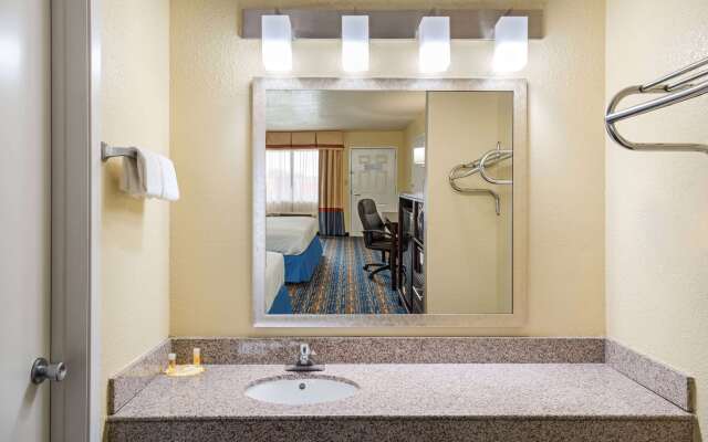 Days Inn by Wyndham Seaworld/Lackland AFB