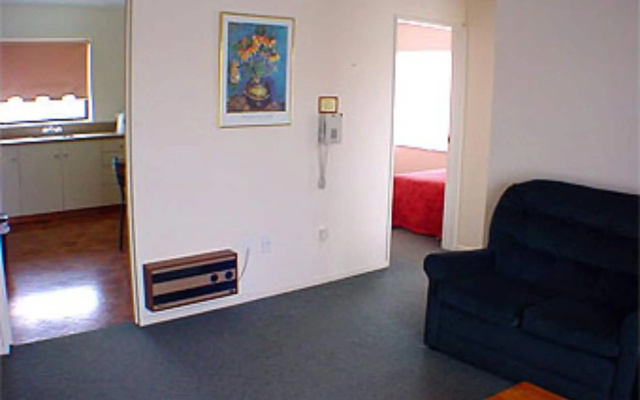 Raceway Motel – Guest Rooms – Christchurch