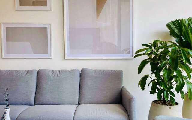 w Amazing 1BR With Balcony in Chico