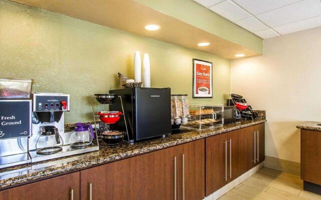 Econo Lodge And Suites Bricktown