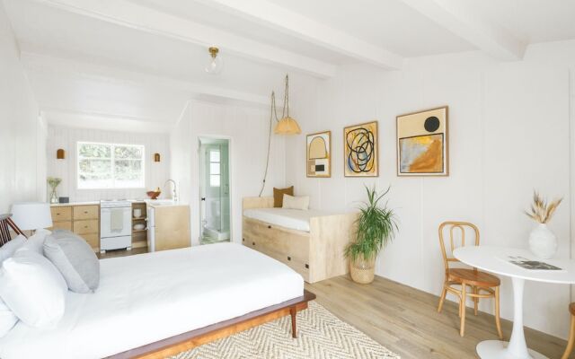 The Green Room Hotel