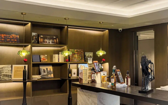 Yuexiu Hotel Guangzhou, Curio Collection by Hilton