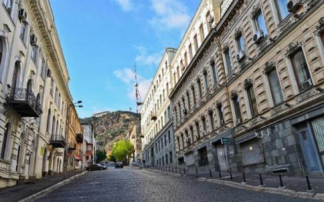 9 Borbalo Street Apartment With Terrace