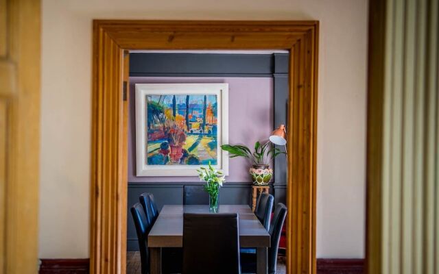 The Cors Country House