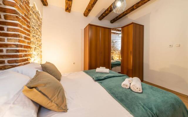 Galic - Stylish Getaway - H