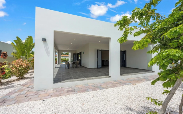 Villa Jasmijn  with private pool, at Mambo Beach