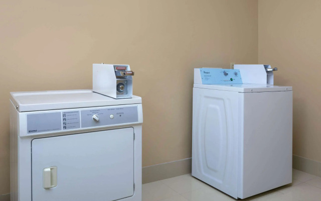 La Quinta Inn & Suites by Wyndham Macon West