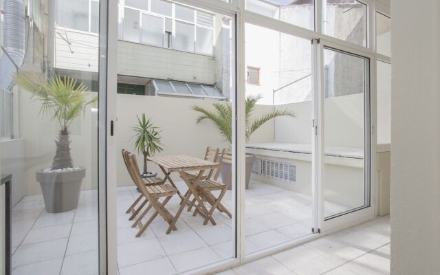 Liiiving - Terrace Downtown Apartment