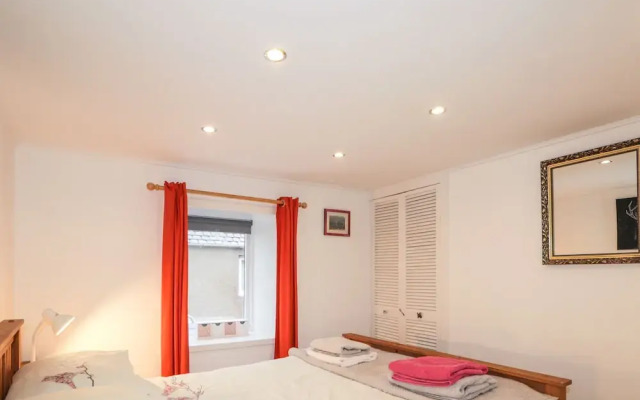 3 Dunrobin Street
