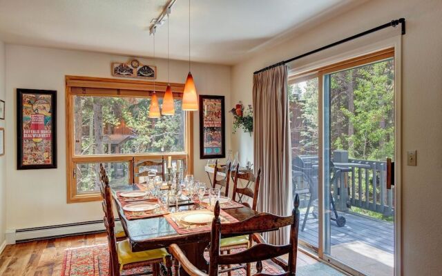 Pine Creek Lodge by RedAwning