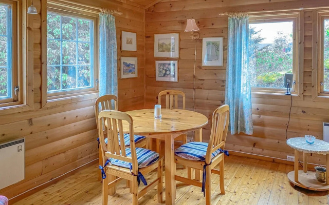 Awesome Home in Leikanger With 3 Bedrooms