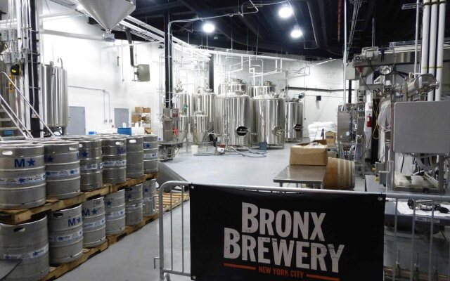 Holiday Inn Express-Bronx