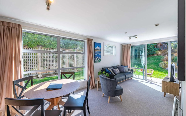 Central Luxury Apartment 114