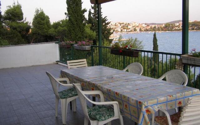 Kira - 20 M from the beach - A1(4+1)